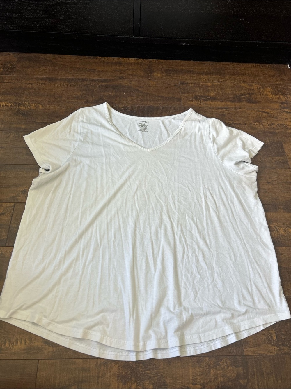 George White V-Neck Short Sleeve Tee